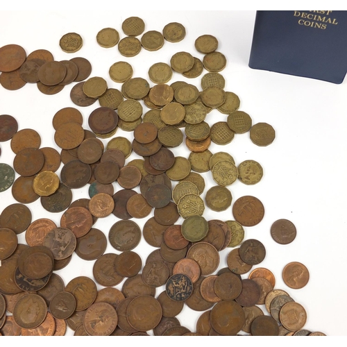 2875 - Large selection of British pre decimal coinage including pennies, halfpennies and three penny bits