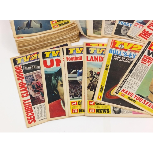 2712 - Large selection of vintage TV21 comics