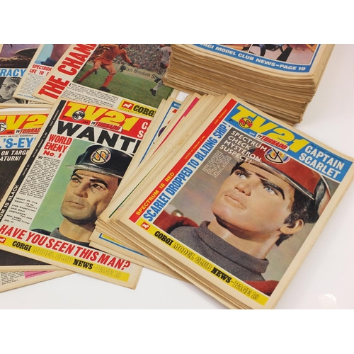 2712 - Large selection of vintage TV21 comics