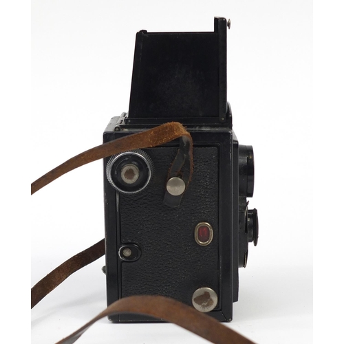 2867 - Vintage Voigtlander Brilliant camera with leather case