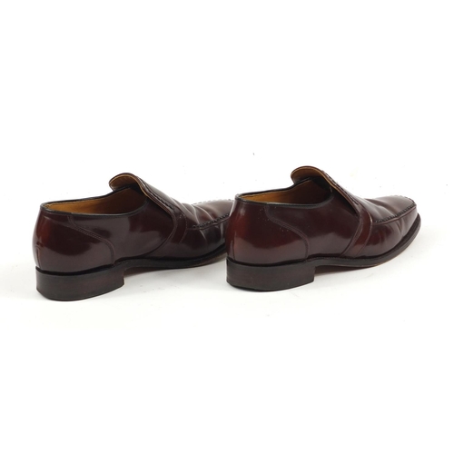 2637 - Pair of Loake leather shoes, size 10½