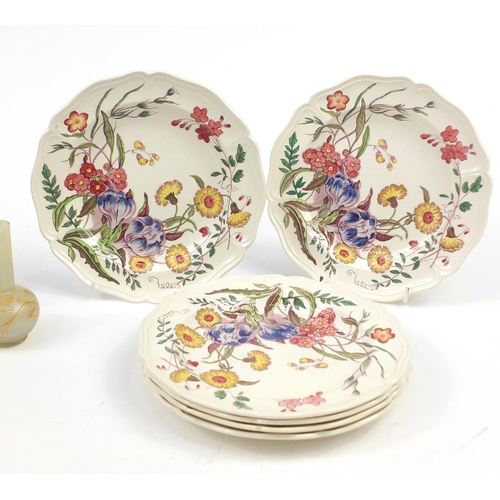 2552 - China, glassware and commemorative crowns including a Mdina style vase and set of six Wedgwood plate... 