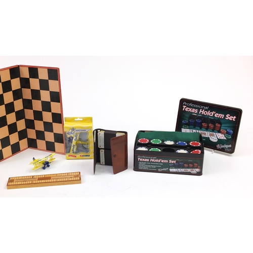 2593 - Vintage and later games including Texas Hold'em poker, draughts, dominos and Simpsons puzzle