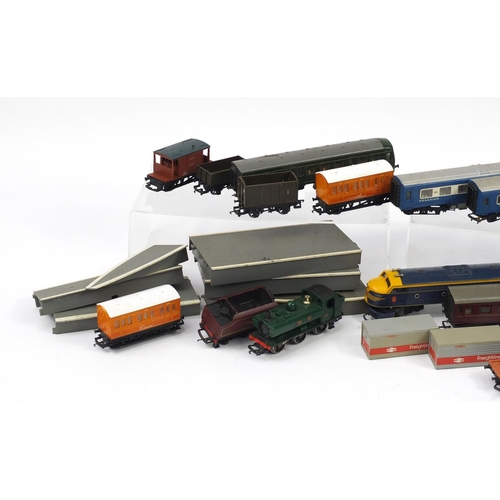 2463 - Model railway trains, carriages and accessories including Tri-Ang