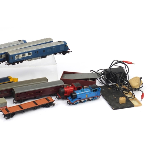 2463 - Model railway trains, carriages and accessories including Tri-Ang