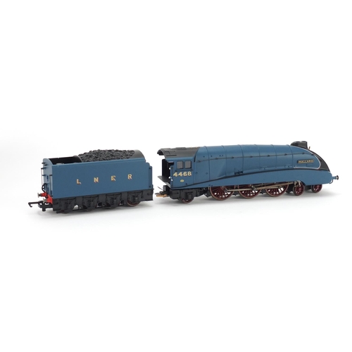 1267 - Hornby 00 gauge Mallard locomotive with box, R2059