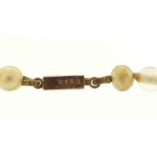 2728 - Simulated pearl necklace with 9ct gold clasp