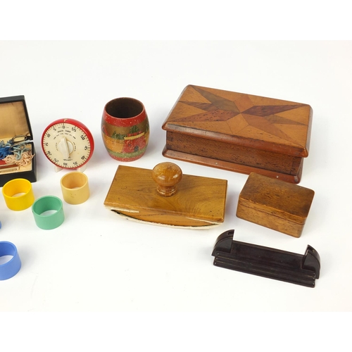 2902 - Sundry items to include inlaid box, two Bakelite photo frames and cased vanity set