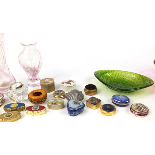 2496 - Glassware and trinkets including Caithness