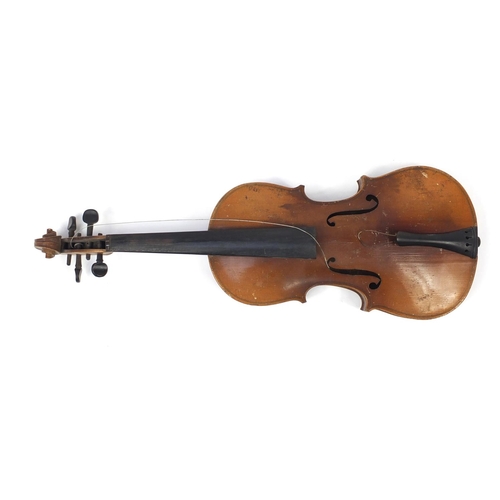 2236 - Old wooden violin with Antonius Stradivarius Cremonensis paper label to the interior