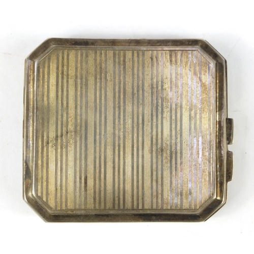 2959 - Rectangular silver cigarette case with engine turned decoration, hallmarked Birmingham 1931, 9.5cm w... 