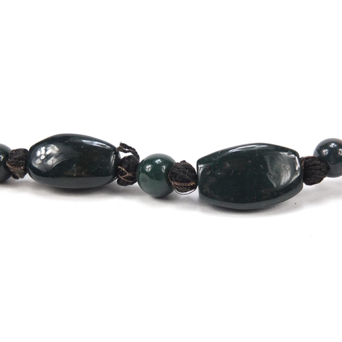 2982 - Green Chinese hardstone necklace