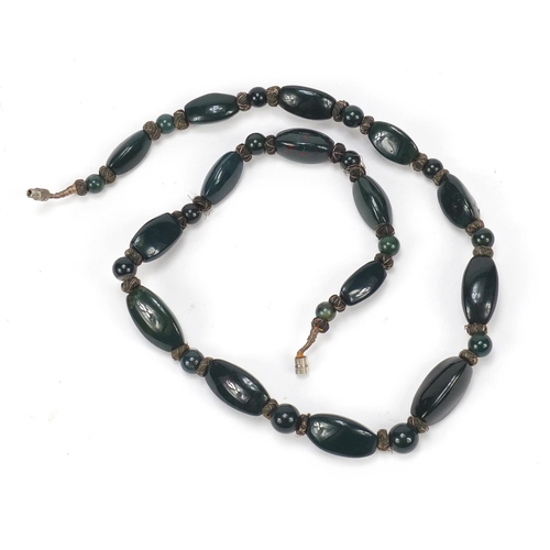 2993 - Chinese green hardstone necklace