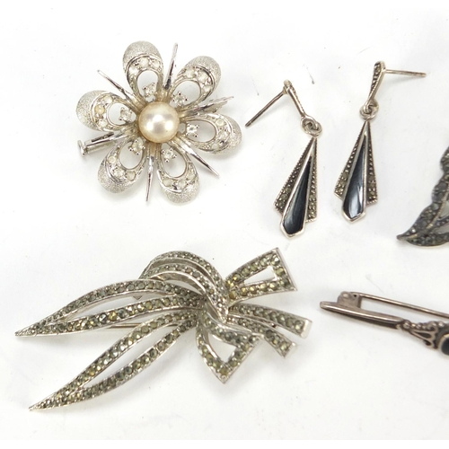 3003 - Mostly silver jewellery including marcasite brooches and a pair of Art Deco enamelled earrings