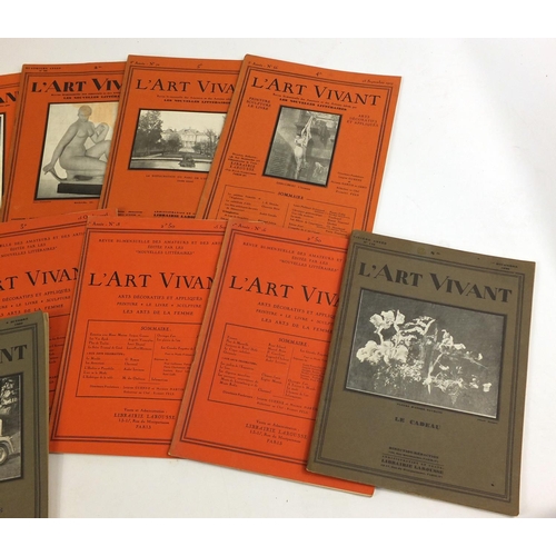 2702 - Vintage French L'Art Vivant magazines