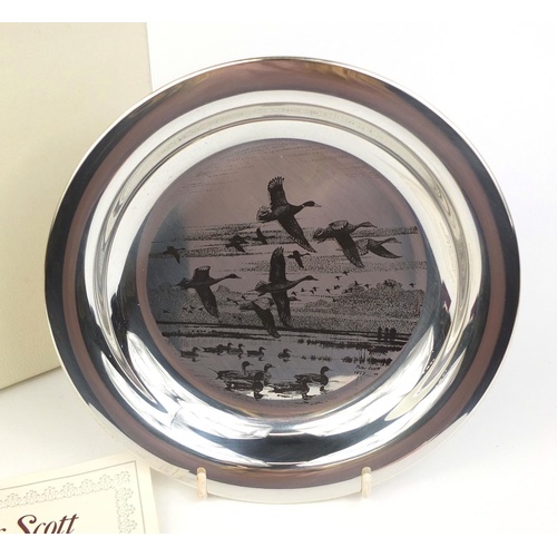 3496 - Silver Peter Scott 1973 Christmas plate, by John Pinches, decorated with mallard ducks in flight, bo... 