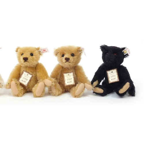 4113 - Steiff UK baby bear set 1989-1993 with certificate numbered 00235 (All proceeds from this sale will ... 