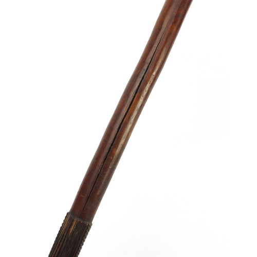 3842 - African hardwood Zulu warrior Knobkerrie, carved with geometric motifs, 94cm in length