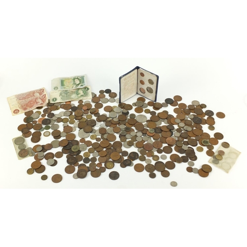 5257 - Antique and later British and world coinage and bank notes including crowns