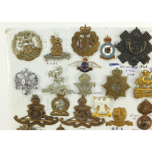 3775 - British military World War I and later cap badges including Royal Air Force, Royal Field Artillery, ... 