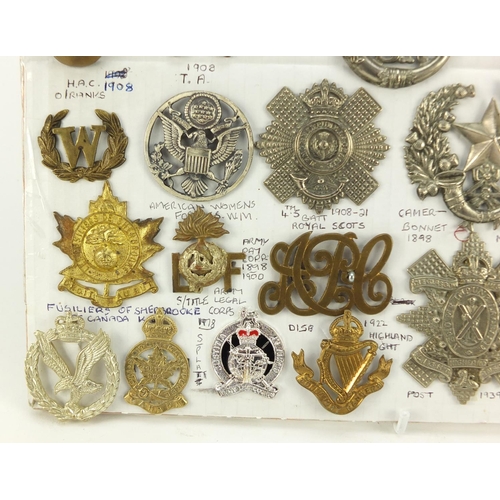 3775 - British military World War I and later cap badges including Royal Air Force, Royal Field Artillery, ... 