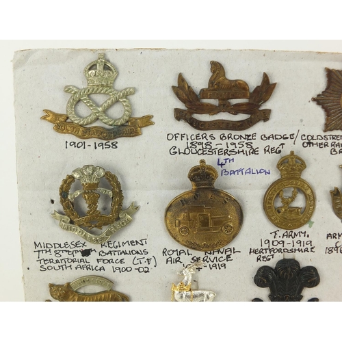 3119 - British military World War I and later cap badges and collar badges including Yorkshire Hussars, Bed... 