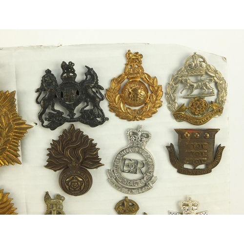 3289 - British military World War I and later cap badges including Army Ordnance Corps, Kenya Regiment and ... 