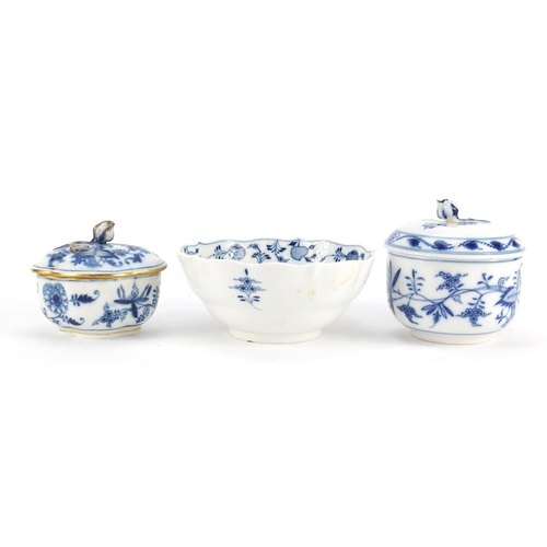 3151 - Two Meissen porcelain sugar bowls and covers hand painted in the Blue Onion pattern both with floral... 