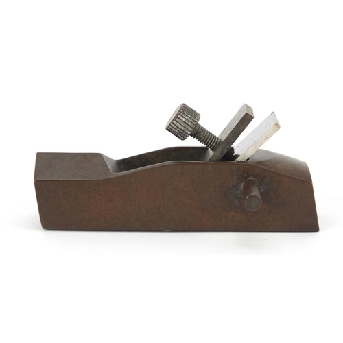 3988 - Patinated bronze carpenter's plane, 8.5cm in length