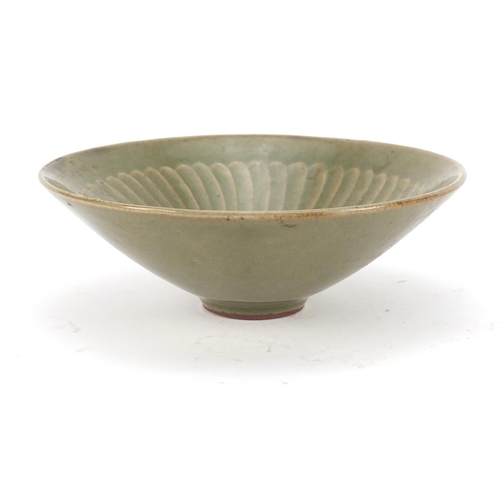 3792 - Chinese celadon glaze porcelain bowl, 15cm in diameter