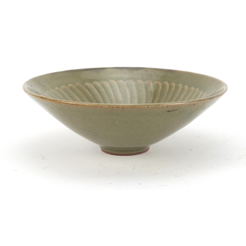 3792 - Chinese celadon glaze porcelain bowl, 15cm in diameter