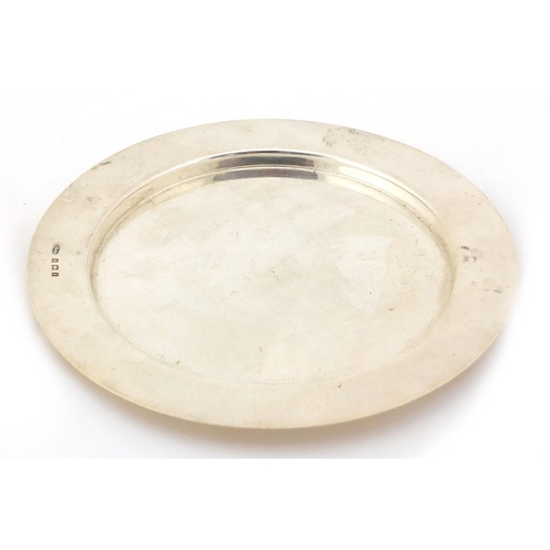 3606 - Circular silver shallow dish by John Grinsell & Sons, Birmingham 1908, 14.5cm in diameter, 123.5g