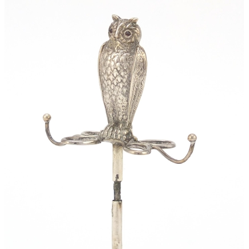 3683 - Edward VII novelty silver pin cushion in the form of an owl seated on a branch, with garnet eyes, by... 