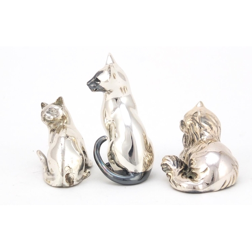 3825 - Three Italian miniature silver cats, the largest 4cm high, 54.8g