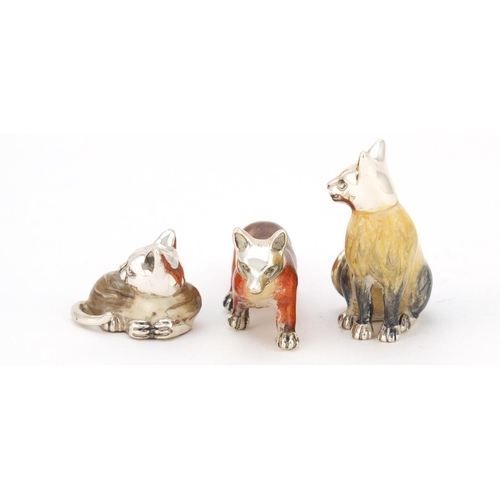 3728 - Three Italian silver Saturno miniature silver and enamel animals, comprising two cats and a fox, the... 