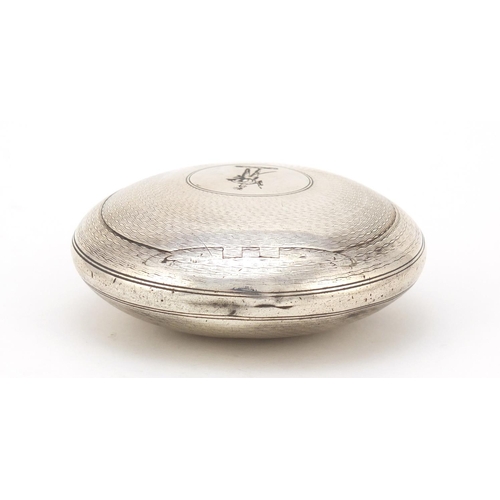 3985 - Victorian silver squeeze action snuff box with all over engine turned decoration, possibly by Willia... 