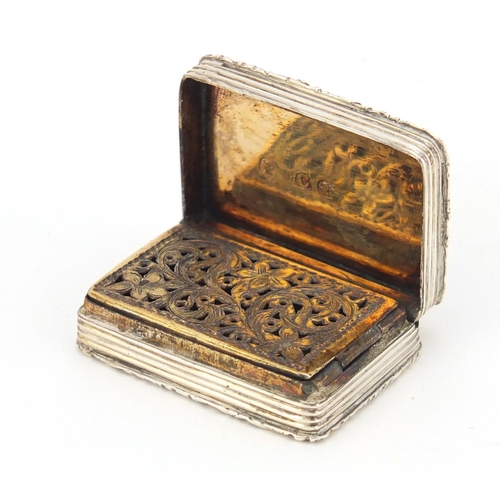 3824 - George IV silver vinaigrette with gilt interior, by Francis Clark, Birmingham 1826, 3.5cm wide, 16.2... 