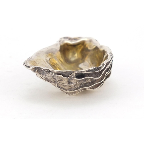 3270 - Heavy silver oyster shaped dish, 10cm in length, 228.0g