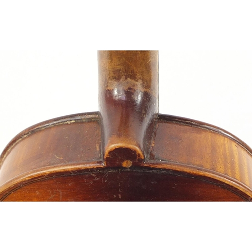 3463 - Old wooden violin with bow having mother of pearl frog and a fitted case, the violin bearing a W Tho... 