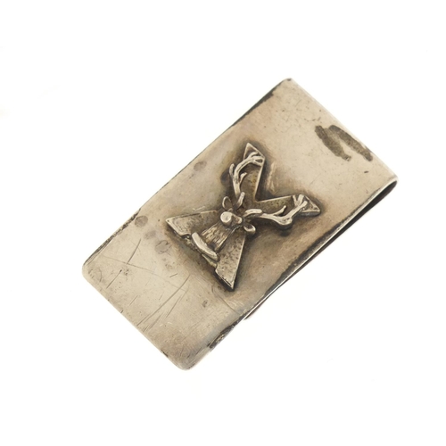 4024 - Silver stags head money clip, hallmarked London 1975, 6cm in length, 37.0g