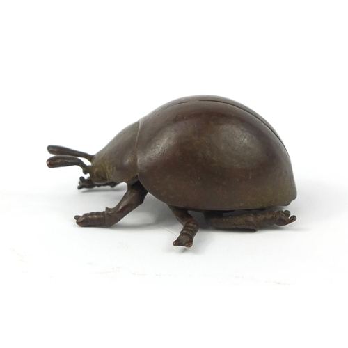 3389 - Japanese patinated bronze dung beetle, 5.5cm in length