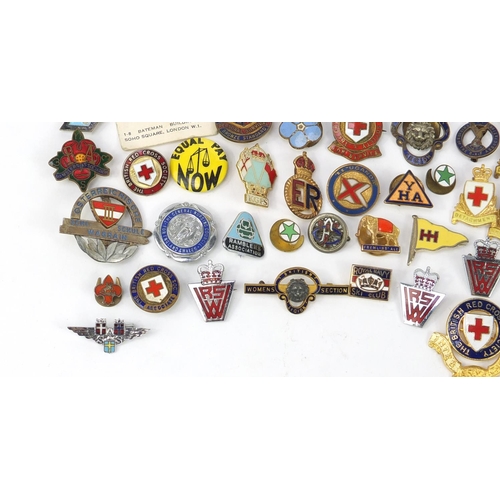 3706 - Vintage badges and lapels, some military interest including American World War II sterling silver Pa... 