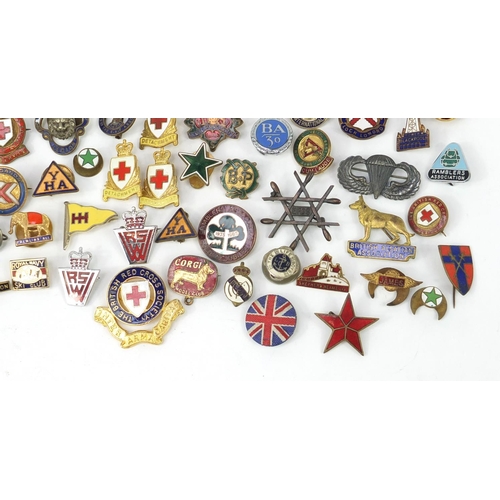 3706 - Vintage badges and lapels, some military interest including American World War II sterling silver Pa... 