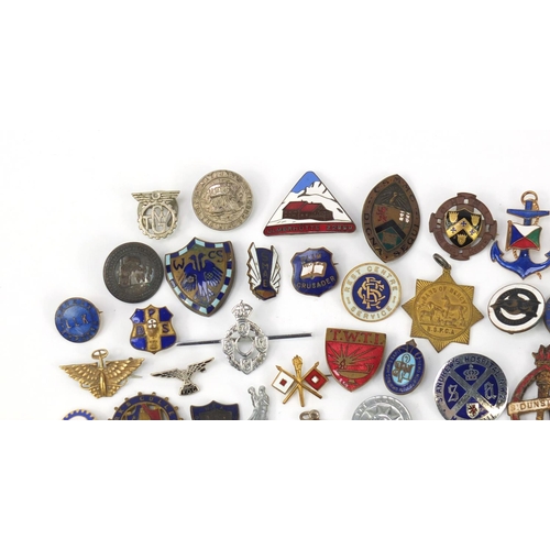 3707 - Vintage badges and lapels including Festival Of Britain, Red Cross and St John, Queen Elizabeth trai... 