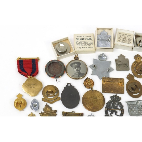 3709 - British military World War I badges, lapels and medallions including Women's Land Army, Royal Observ... 