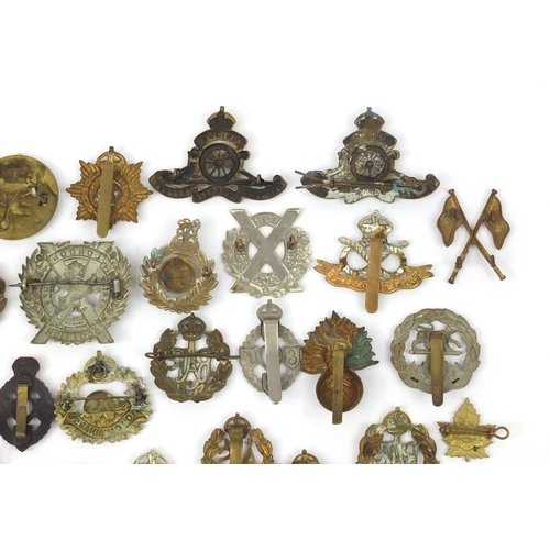 3118 - British military World War I cap badges including Australian Commonwealth Military Forces, Royal Air... 