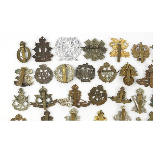 3197 - British military World War I cap badges including Essex Regiment, Royal Air Force, Hampshire, The Ro... 