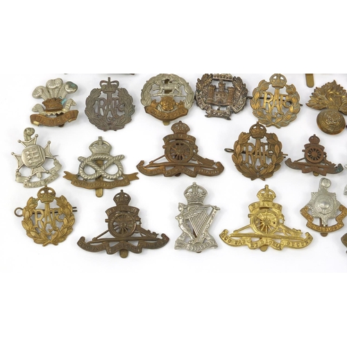 3197 - British military World War I cap badges including Essex Regiment, Royal Air Force, Hampshire, The Ro... 