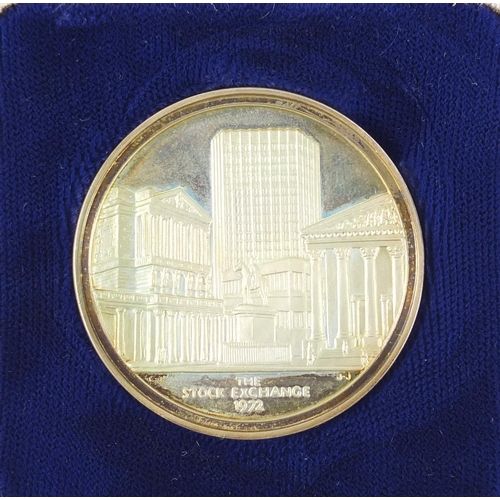 3312 - Stock Exchange 1972 silver medallion by John Pinches with case, 4.5cm in diameter, 39.3g