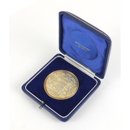 3312 - Stock Exchange 1972 silver medallion by John Pinches with case, 4.5cm in diameter, 39.3g